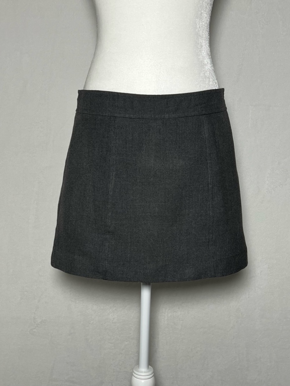 GAP Dark Gray Low Rise A-Line Mini Skirt - size 6